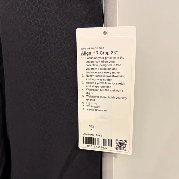Lululemon Athletica Align HR Crop 23" in Black - Size 4 - Picture 1 of 4
